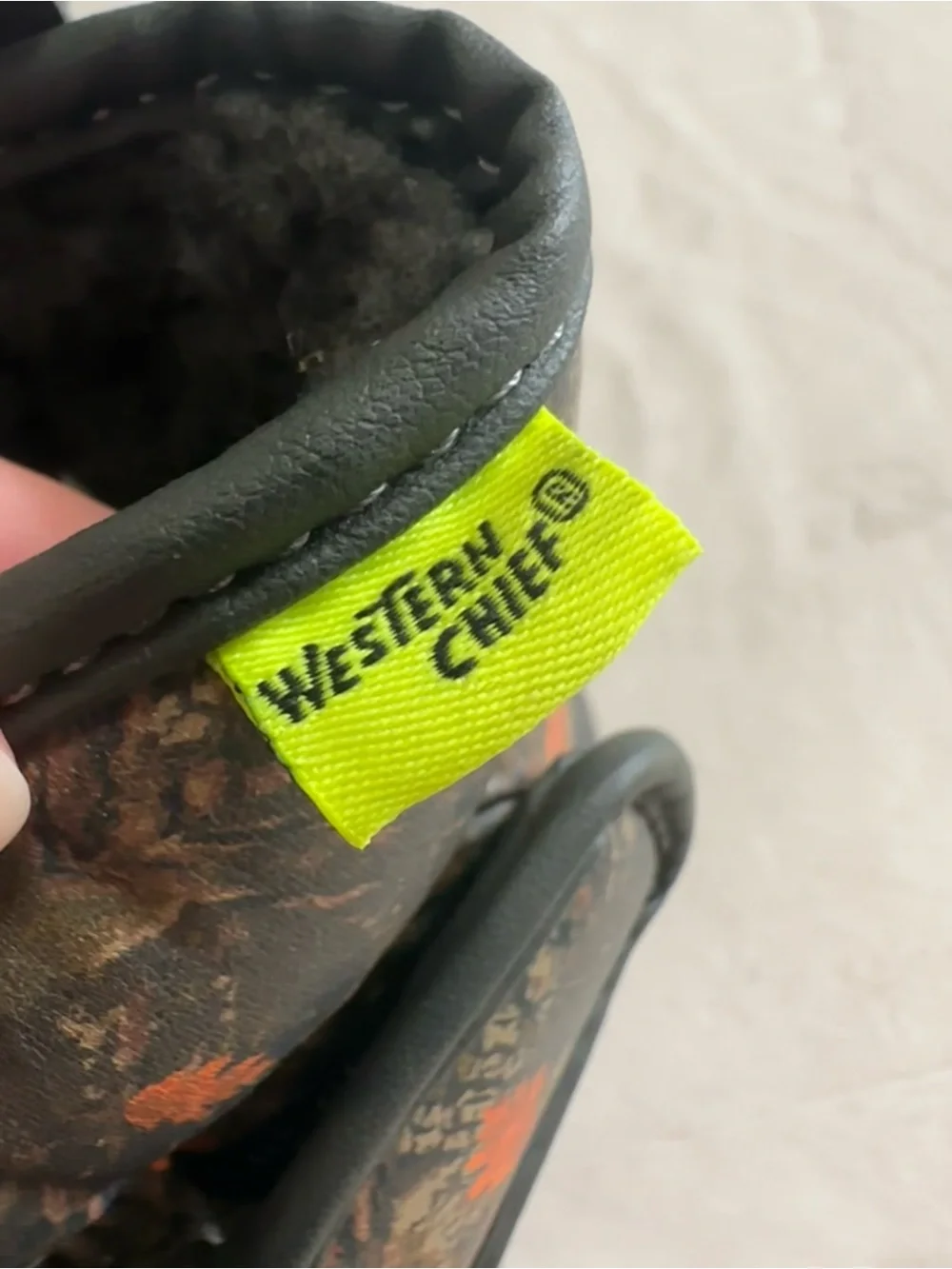 Kid's Western Chief Winter Snow Boots in Black and Brown Camo Print Size 13/1